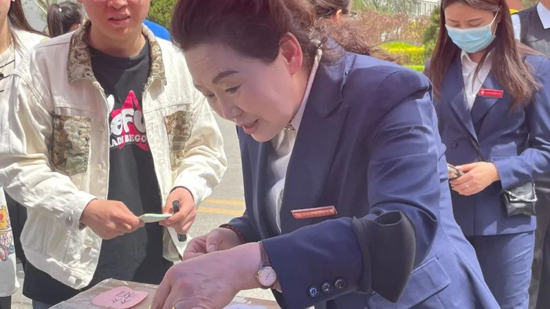 微电影制作团队的岗位构成解析**